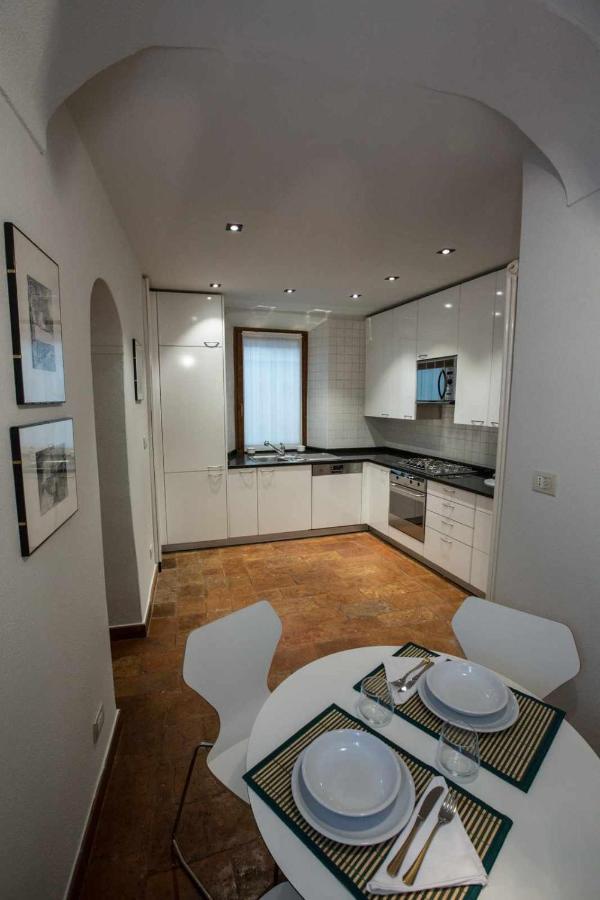 Historical Apartment In The Center Of Gravedona - Larihome A02 Luaran gambar